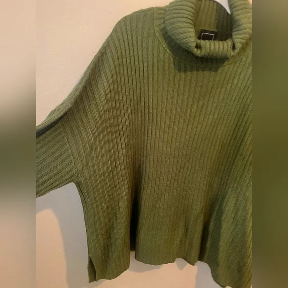 NWOT Lily & Lottie Bonnie Foldover Turtleneck Sweater - Green Sz M/L - Picture 6 of 10